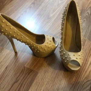 Spiked beige Heels